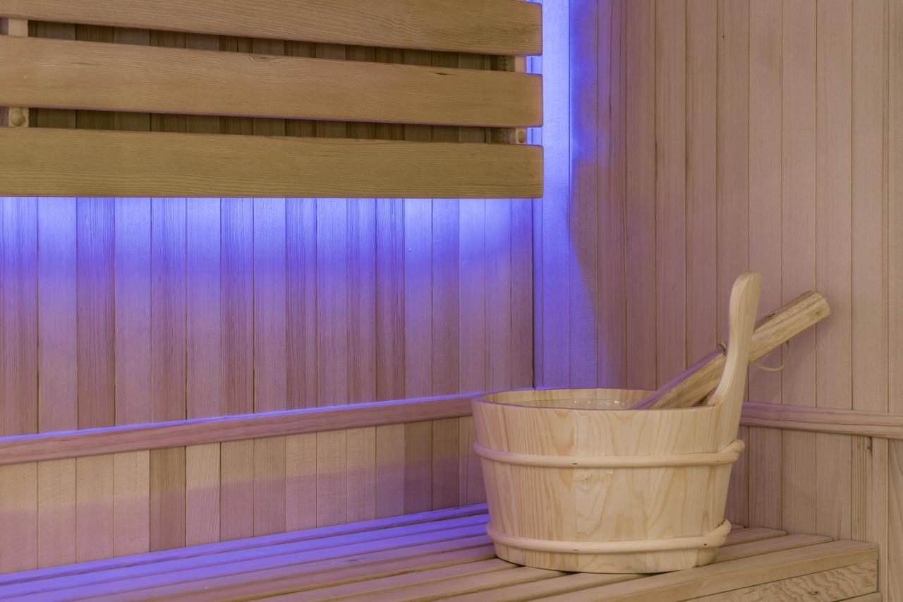 L'Evasion - Sauna Jacuzzi Cinema Тур Екстер'єр фото
